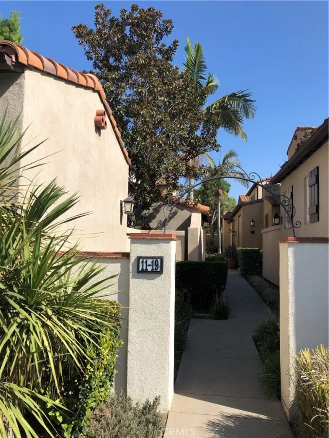 MLS: OC23078484 Condo For Sale