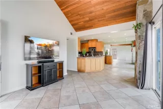 Photo #4: OC23078557 Listing 