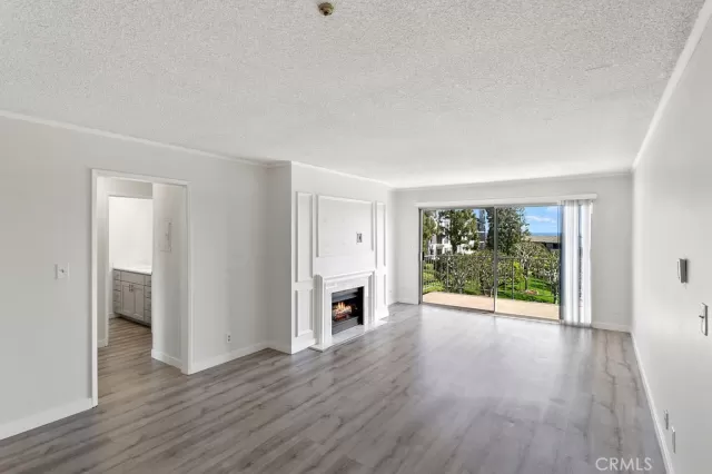 MLS: OC23079226 Condo For Sale