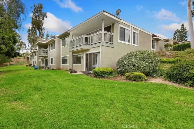 MLS: OC23079628 Condo For Sale