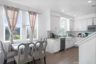 Photo #3: OC23079775 Listing