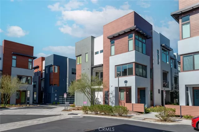 MLS: OC23079784 Condo For Sale