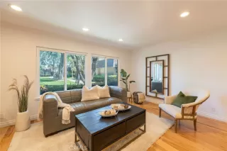 Photo #3: OC23080390 Listing 