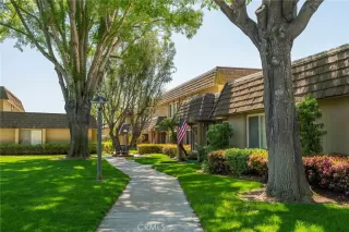 Photo #5: OC23080390 Listing 