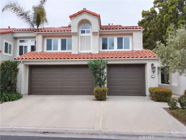 MLS: OC23080706 Condo For Sale