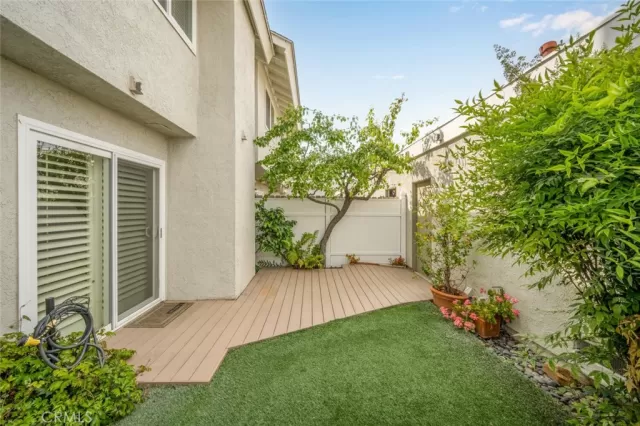 MLS: OC23080713 Condo For Sale