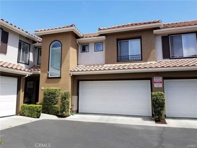 MLS: OC23082329 Condo For Sale