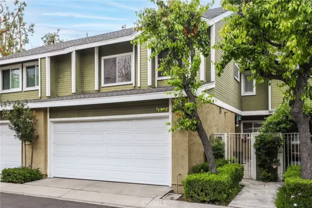 MLS: OC23082648 Condo For Sale