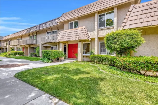 MLS: OC23082856 Condo For Sale