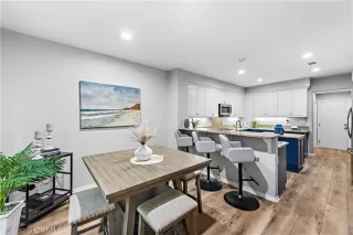 Photo #5: OC23083279 Listing 