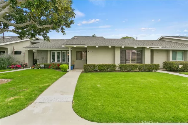 MLS: OC23083431 Condo For Sale