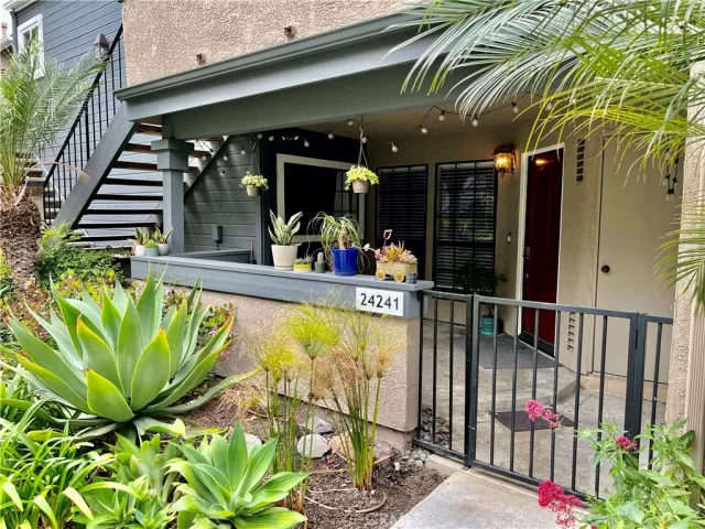 MLS: OC23083608 Condo For Sale