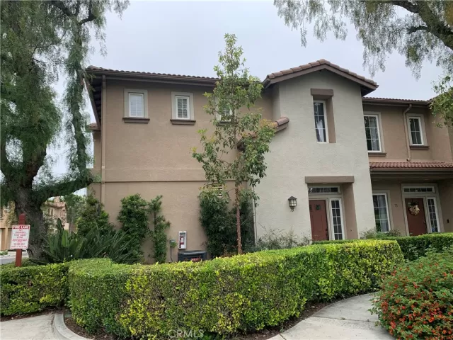 MLS: OC23083747 Condo For Sale