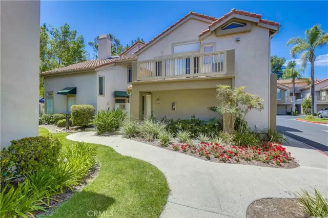 MLS: OC23083778 Condo For Sale