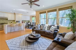 Photo #4: OC23084303 Listing 