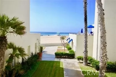 MLS: OC23084314 Condo For Sale