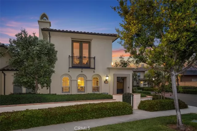 MLS: OC23084333 Condo For Sale