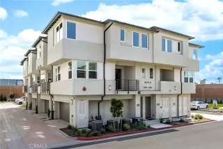 Photo #1: OC23084497 Listing 