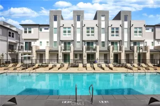 Photo #3: OC23084497 Listing 