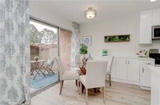 Photo #4: OC23084641 Listing 