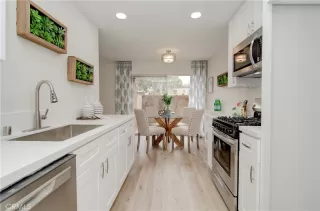 Photo #6: OC23084641 Listing 