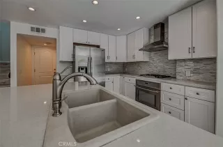 Photo #6: OC23084672 Listing 