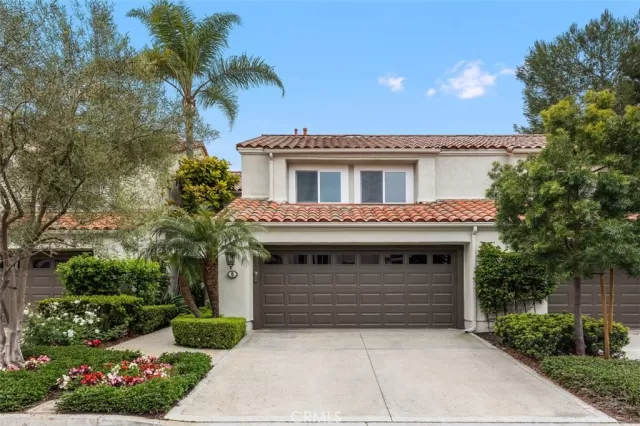 MLS: OC23084807 Condo For Sale