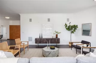 Photo #2: OC23084938 Listing 