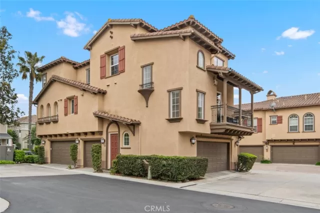 MLS: OC23085315 Condo For Sale