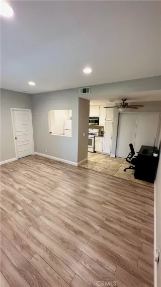 Photo #4: OC23085505 Listing 