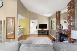 Photo #3: OC23085571 Listing