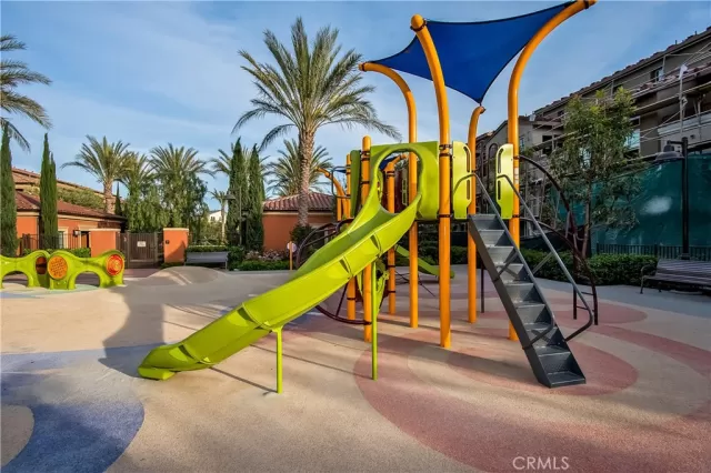 MLS: OC23086145 Condo For Sale