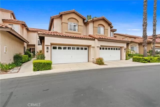 MLS: OC23086338 Condo For Sale