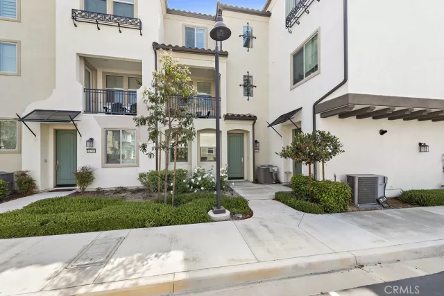 MLS: OC23087262 Condo For Sale