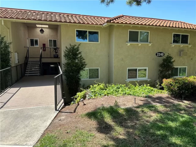 MLS: OC23087295 Condo For Sale