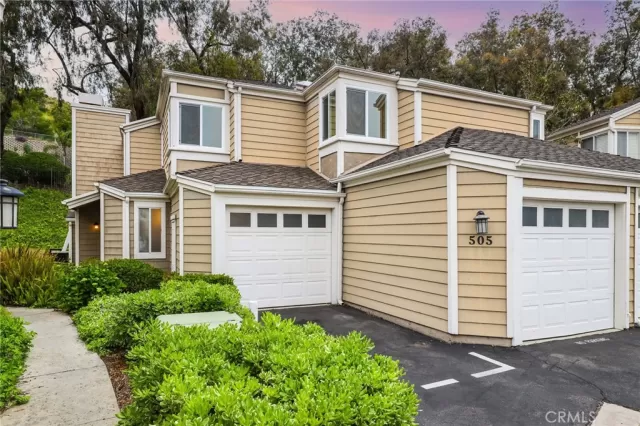 MLS: OC23087368 Condo For Sale