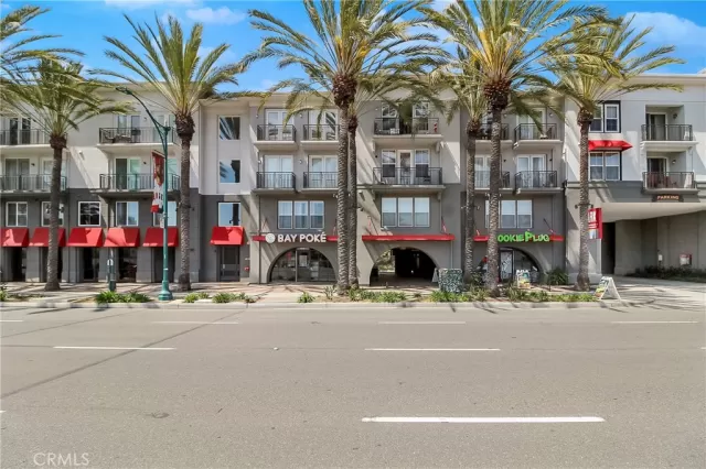 MLS: OC23087392 Condo For Sale