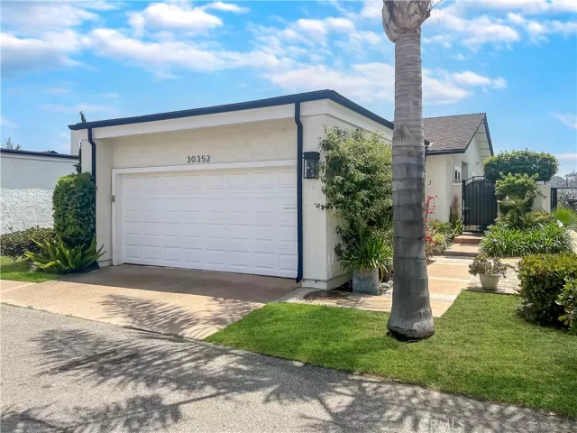 MLS: OC23087657 Condo For Sale