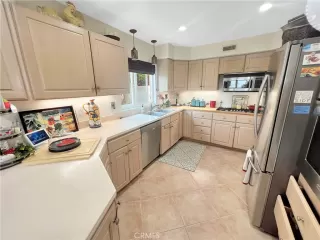 Photo #4: OC23087657 Listing 