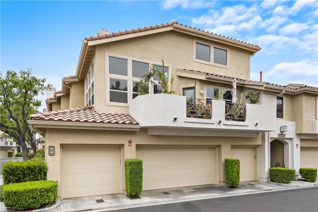 MLS: OC23087963 Condo For Sale