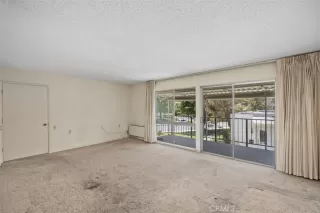 Photo #6: OC23088050 Listing