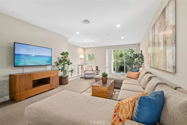 MLS: OC23088172 Condo For Sale