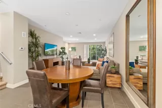 Photo #2: OC23088172 Listing