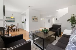 Photo #4: OC23088444 Listing 