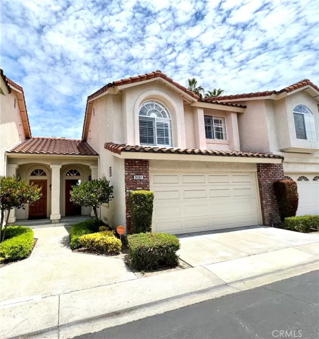 MLS: OC23088464 Condo For Sale