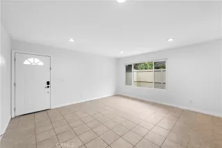 Photo #4: OC23088525 Listing