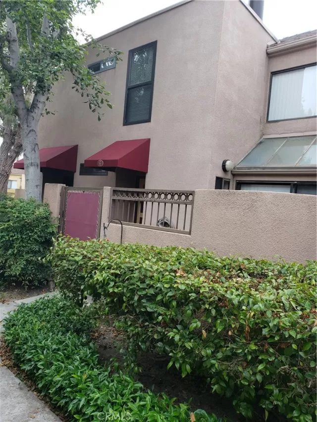 MLS: OC23088537 Condo For Sale