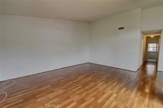 Photo #4: OC23088564 Listing 