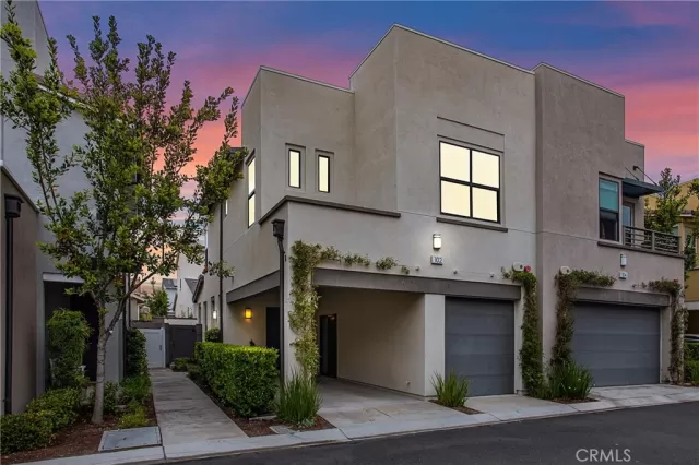 MLS: OC23089246 Condo For Sale