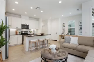 Photo #2: OC23089246 Listing